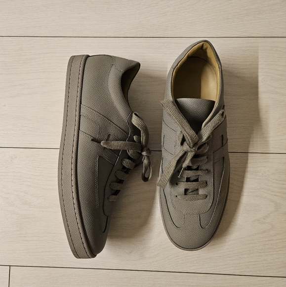 [SOLD] Hermes men's boomerang sneakers - Picture 10 of 13